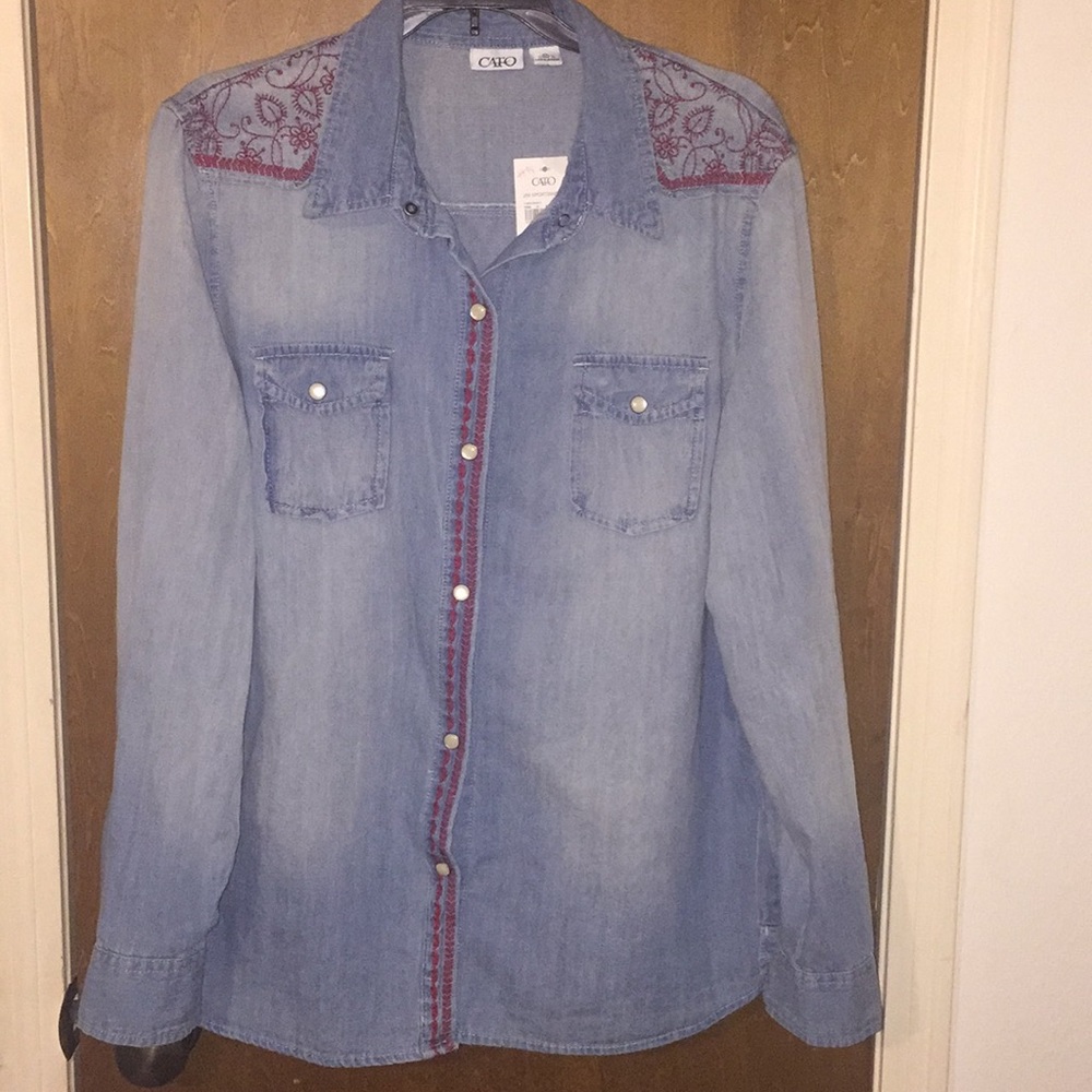 3/$28 💕 Catos denim fabric top